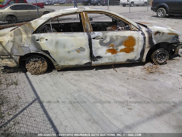 4T1BF3EK2BU692367 - 2011 TOYOTA CAMRY SE/LE/XLE ყავისფერი ფოტო 4