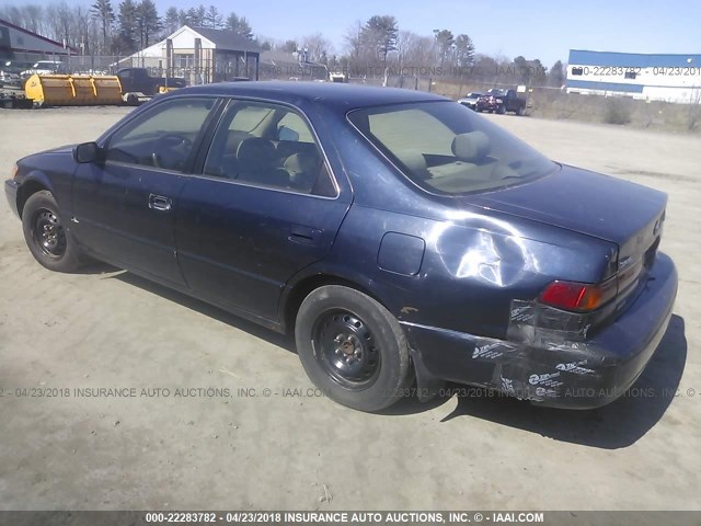 4T1BG22K5XU493364 - 1999 TOYOTA CAMRY CE/LE/XLE BLUE photo 3