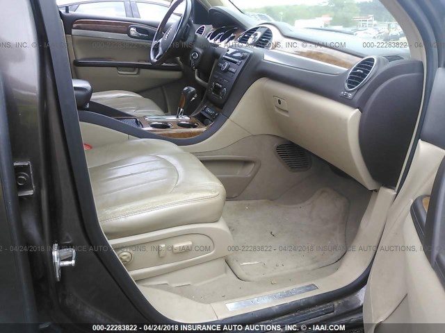 5GAER23738J127882 - 2008 BUICK ENCLAVE CXL BROWN photo 5