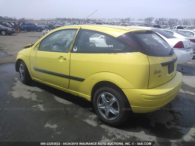 3FAFP31333R129747 - 2003 FORD FOCUS ZX3 YELLOW photo 3