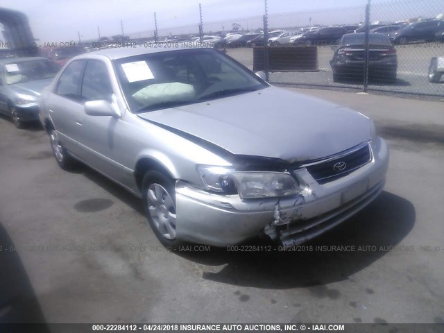 4T1BG22K41U795056 - 2001 TOYOTA CAMRY CE/LE/XLE 银色 照片 1