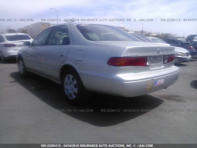 4T1BG22K41U795056 - 2001 TOYOTA CAMRY CE/LE/XLE 银色 照片 3