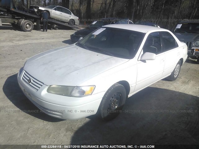 4T1BG22K5VU053545 - 1997 TOYOTA CAMRY CE/LE/XLE WHITE photo 2