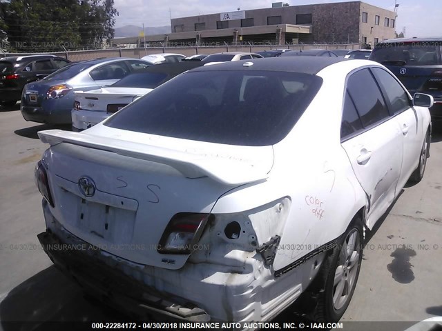 4T1BF3EK1AU573207 - 2010 TOYOTA CAMRY SE/LE/XLE თეთრი ფოტო 4