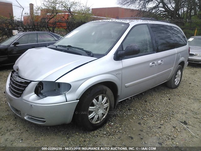 2C4GP54L95R347996 - 2005 CHRYSLER TOWN & COUNTRY TOURING SILVER photo 2