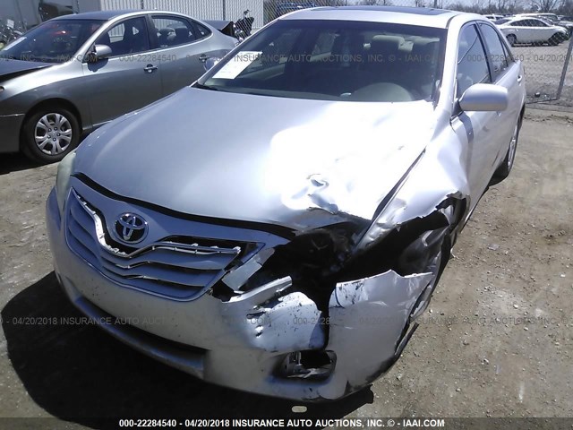 4T4BF3EKXAR052170 - 2010 TOYOTA CAMRY SE/LE/XLE ვერცხლისფერი ფოტო 6