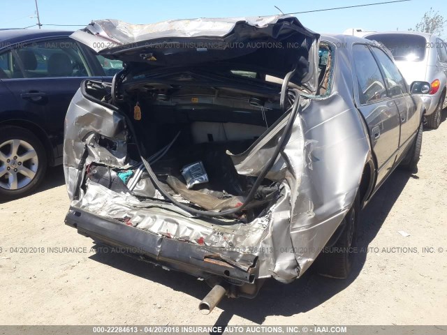 4T1BG22K6XU565477 - 1999 TOYOTA CAMRY CE/LE/XLE 棕色 照片 4