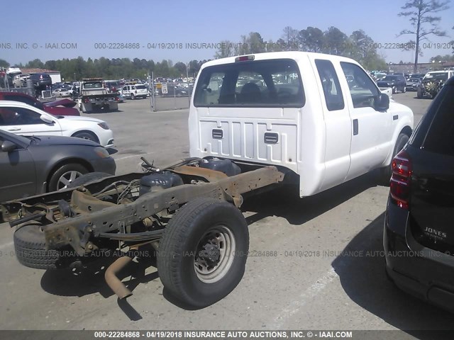 3FTNX20L73MB31029 - 2003 FORD F250 SUPER DUTY WHITE photo 4