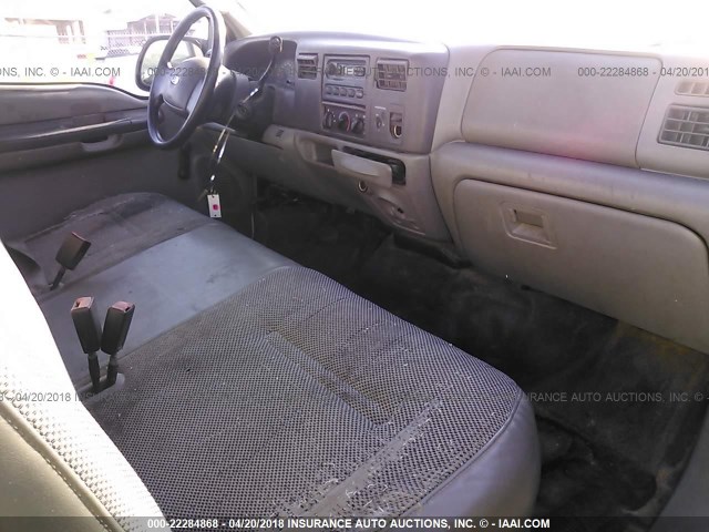 3FTNX20L73MB31029 - 2003 FORD F250 SUPER DUTY WHITE photo 5