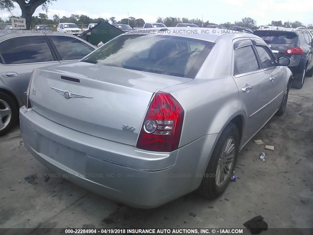 2C3CA5CV6AH105755 - 2010 CHRYSLER 300 TOURING SILVER photo 4