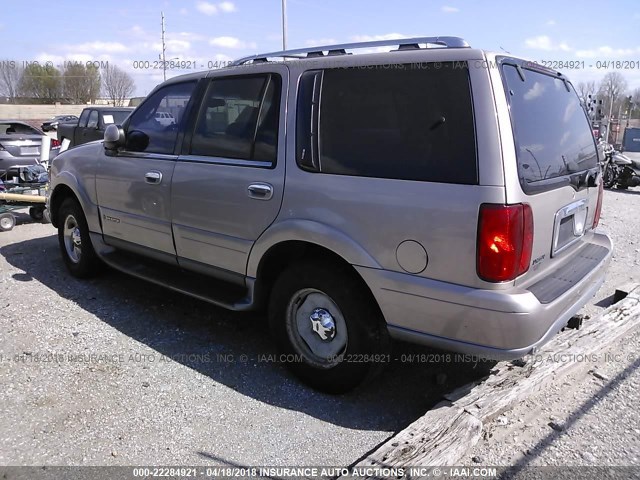 5LMPU28AXYLJ15865 - 2000 LINCOLN NAVIGATOR Champagne photo 3