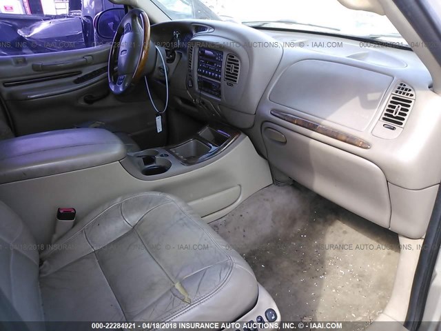 5LMPU28AXYLJ15865 - 2000 LINCOLN NAVIGATOR Champagne photo 5