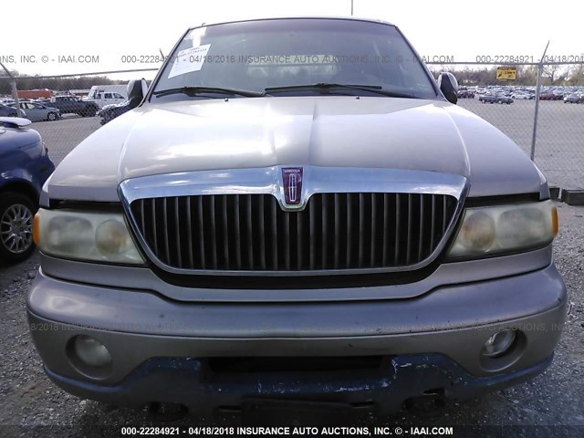 5LMPU28AXYLJ15865 - 2000 LINCOLN NAVIGATOR Champagne photo 6