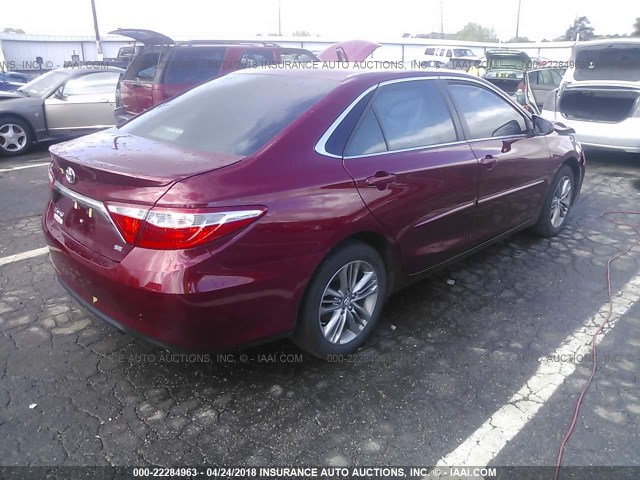4T1BF1FK8HU752051 - 2017 TOYOTA CAMRY LE/XLE/SE/XSE RED photo 4