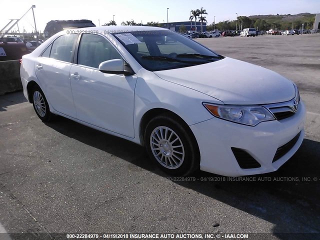 4T1BD1FK9CU005203 - 2012 TOYOTA CAMRY HYBRID/LE/XLE 白色 照片 1