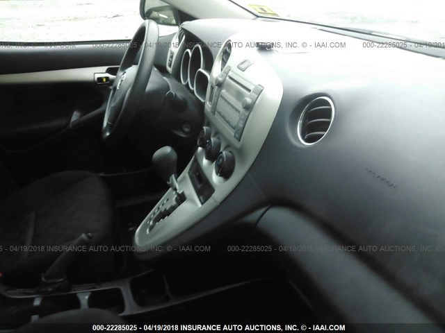 2T1KU40E79C144910 - 2009 TOYOTA COROLLA MATRIX  GRAY photo 5