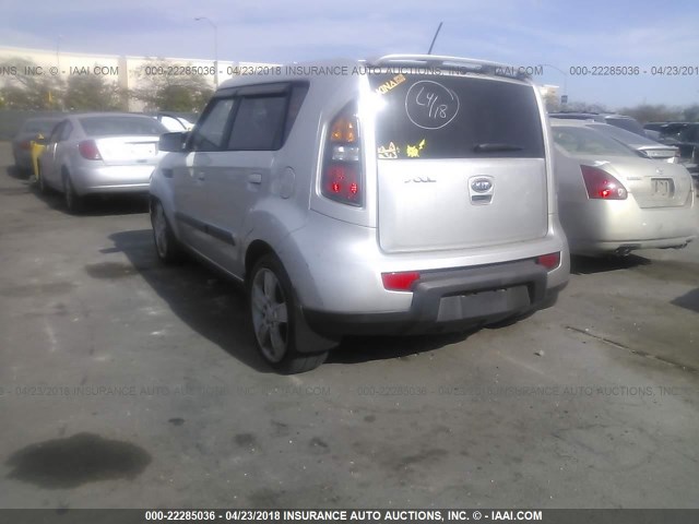 KNDJT2A22A7043562 - 2010 KIA SOUL +/!/SPORT SILVER photo 3