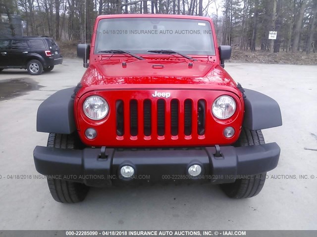 1C4BJWDG8GL263118 - 2016 JEEP WRANGLER UNLIMITE SPORT RED photo 6