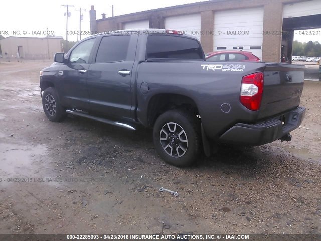 5TFAW5F13GX545868 - 2016 TOYOTA TUNDRA CREWMAX 1794/PLATINUM GRAY photo 3