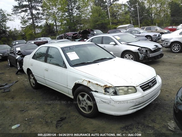 4T1BF22K41U967475 - 2001 TOYOTA CAMRY LE/XLE WHITE photo 1