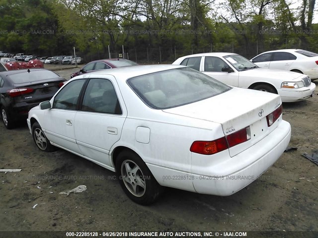 4T1BF22K41U967475 - 2001 TOYOTA CAMRY LE/XLE WHITE photo 3