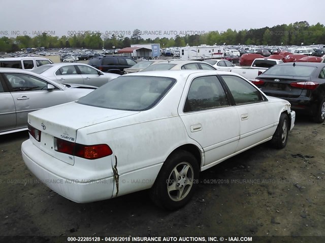 4T1BF22K41U967475 - 2001 TOYOTA CAMRY LE/XLE WHITE photo 4