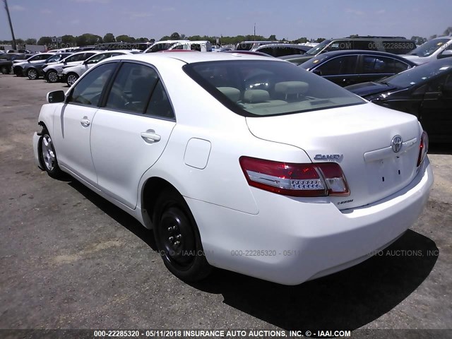 4T1BF3EK0AU579113 - 2010 TOYOTA CAMRY SE/LE/XLE თეთრი ფოტო 3