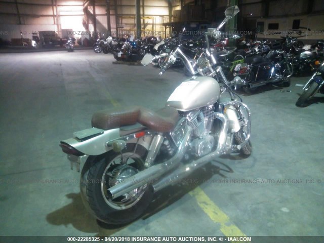 1HFSC18052A601899 - 2002 HONDA VT1100 C SILVER photo 4