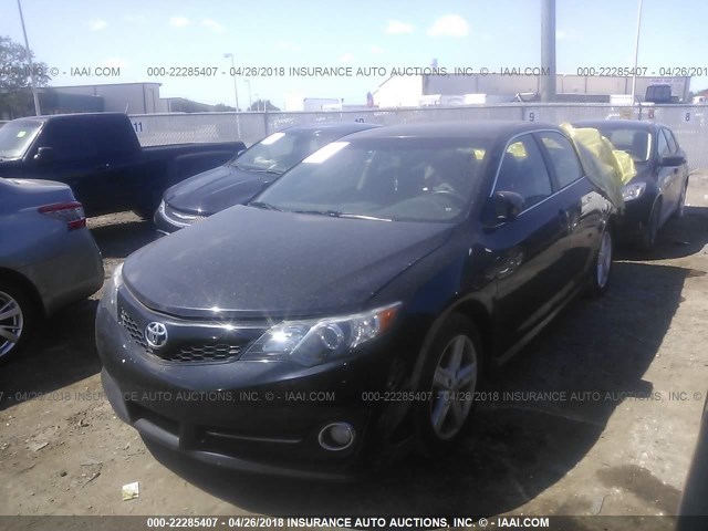 4T1BF1FK5EU317368 - 2014 TOYOTA CAMRY L/SE/LE/XLE 黑色 照片 2