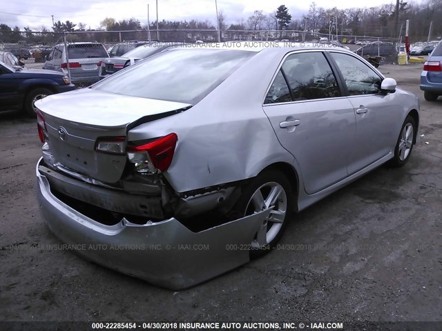 4T1BF1FK3EU368061 - 2014 TOYOTA CAMRY L/SE/LE/XLE 银色 照片 4