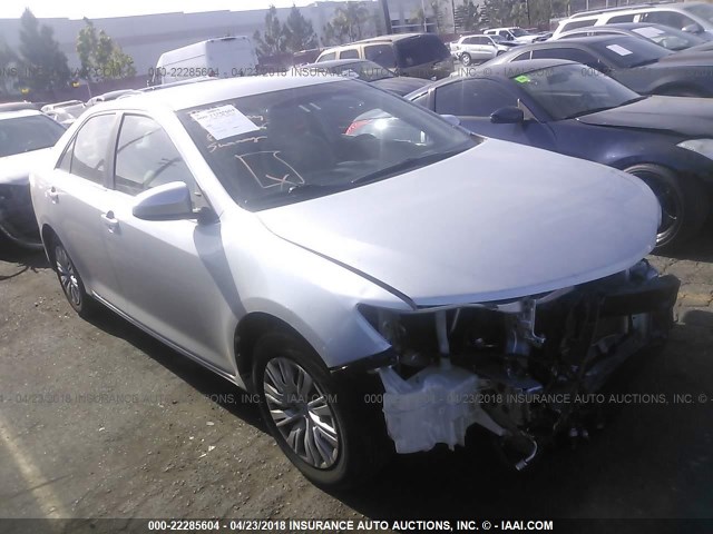 4T4BF1FK8CR172958 - 2012 TOYOTA CAMRY SE/LE/XLE SILVER photo 1