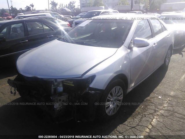 4T4BF1FK8CR172958 - 2012 TOYOTA CAMRY SE/LE/XLE 银色 照片 2