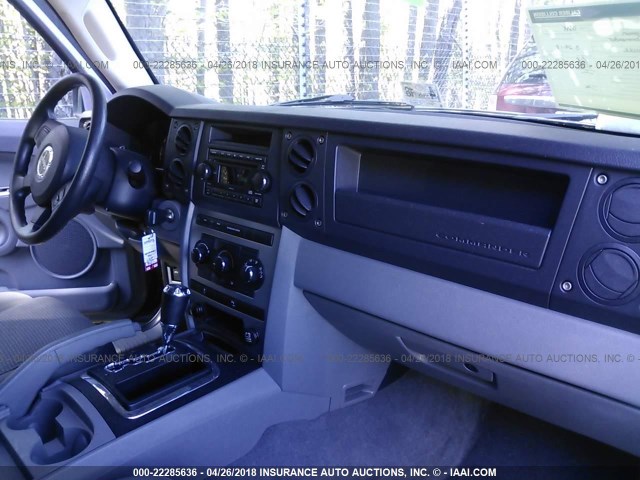 1J8HG48K37C621018 - 2007 JEEP COMMANDER GRAY photo 5