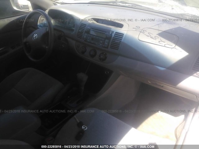 4T1BE30K53U715314 - 2003 TOYOTA CAMRY LE/XLE/SE 银色 照片 5