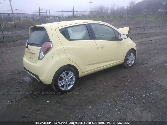 KL8CD6S95EC493026 - 2014 CHEVROLET SPARK 1LT YELLOW photo 4