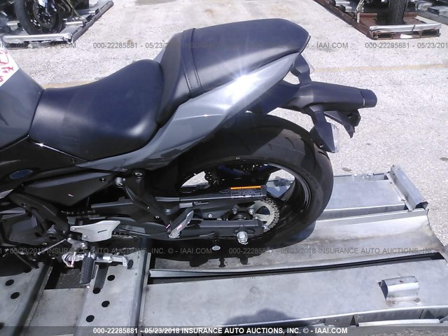 JKAEXEJ15JDA02677 - 2018 KAWASAKI EX650 J ნაცრისფერი ფოტო 6