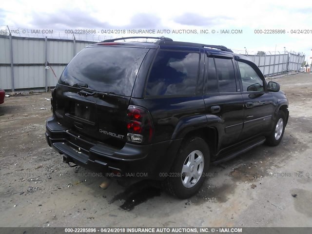 1GNDS13S522474622 - 2002 CHEVROLET TRAILBLAZER  BLACK photo 4