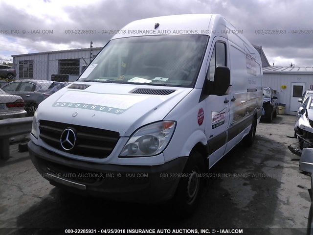 WD3PE8CC9B5550382 - 2011 MERCEDES-BENZ SPRINTER 2500 WHITE photo 2