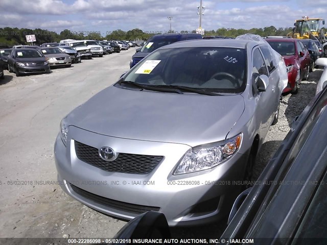 1NXBU4EE0AZ182734 - 2010 TOYOTA COROLLA S/LE/XLE SILVER photo 2