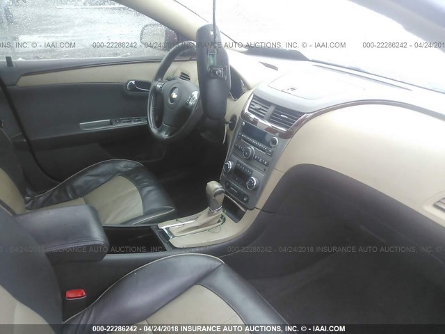 1G1ZK57758F242592 - 2008 CHEVROLET MALIBU LTZ 栗色 照片 5