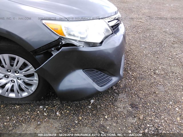 4T1BF1FK9CU197779 - 2012 TOYOTA CAMRY SE/LE/XLE ნაცრისფერი ფოტო 6