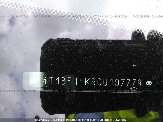 4T1BF1FK9CU197779 - 2012 TOYOTA CAMRY SE/LE/XLE ნაცრისფერი ფოტო 9