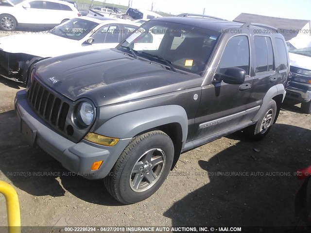 1J4GL48K75W592014 - 2005 JEEP LIBERTY SPORT GRAY photo 2