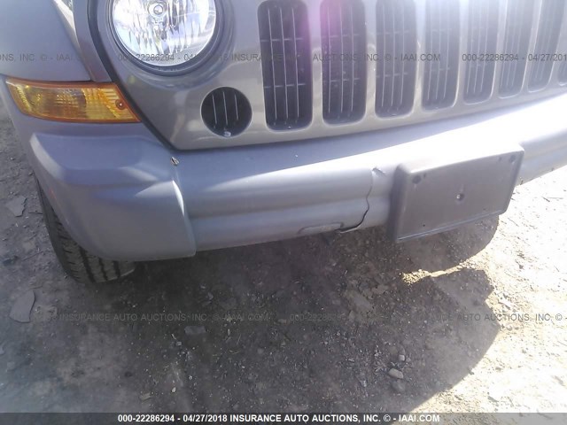 1J4GL48K75W592014 - 2005 JEEP LIBERTY SPORT Boz foto 6