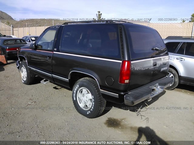 1GNEK18K7NJ336779 - 1992 CHEVROLET BLAZER K1500 BLACK photo 3