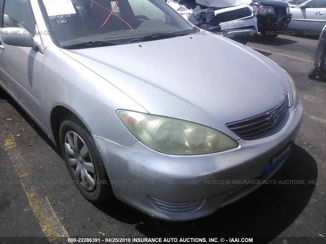4T1BE32K65U554875 - 2005 TOYOTA CAMRY LE/XLE/SE 银色 照片 6