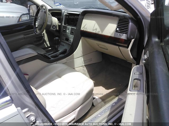 5LMEU68H63ZJ21843 - 2003 LINCOLN AVIATOR 银色 照片 5