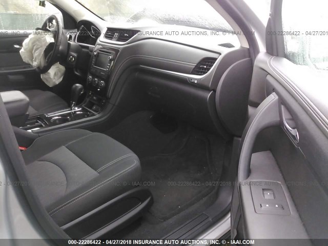 1GNKVGKD8FJ235985 - 2015 CHEVROLET TRAVERSE LT SILVER photo 5