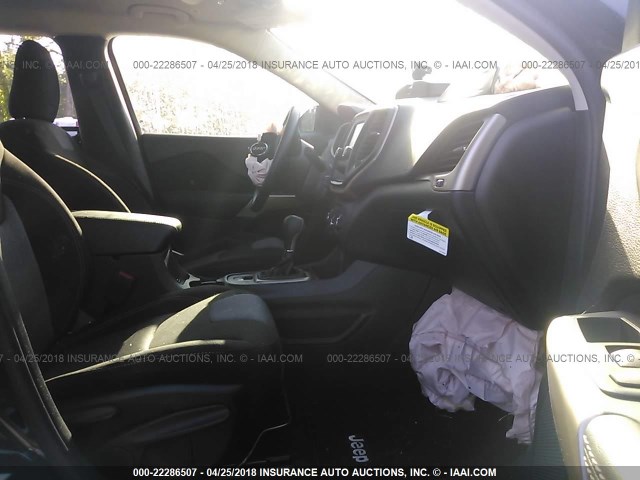 1C4PJLCB3JD553648 - 2018 JEEP CHEROKEE LATITUDE Siyah fotoğraf 5