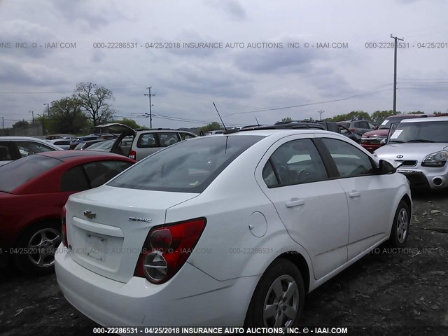 1G1JA5SH8F4180131 - 2015 CHEVROLET SONIC LS 白色 照片 4
